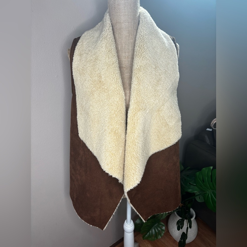 NWT Chaps Cozy Brown Faux Suede Sherpa Cream Teddy Interior Vest Size Large